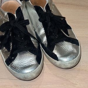 Golden Goose Kids Sneakers in Shiny Silver and Black